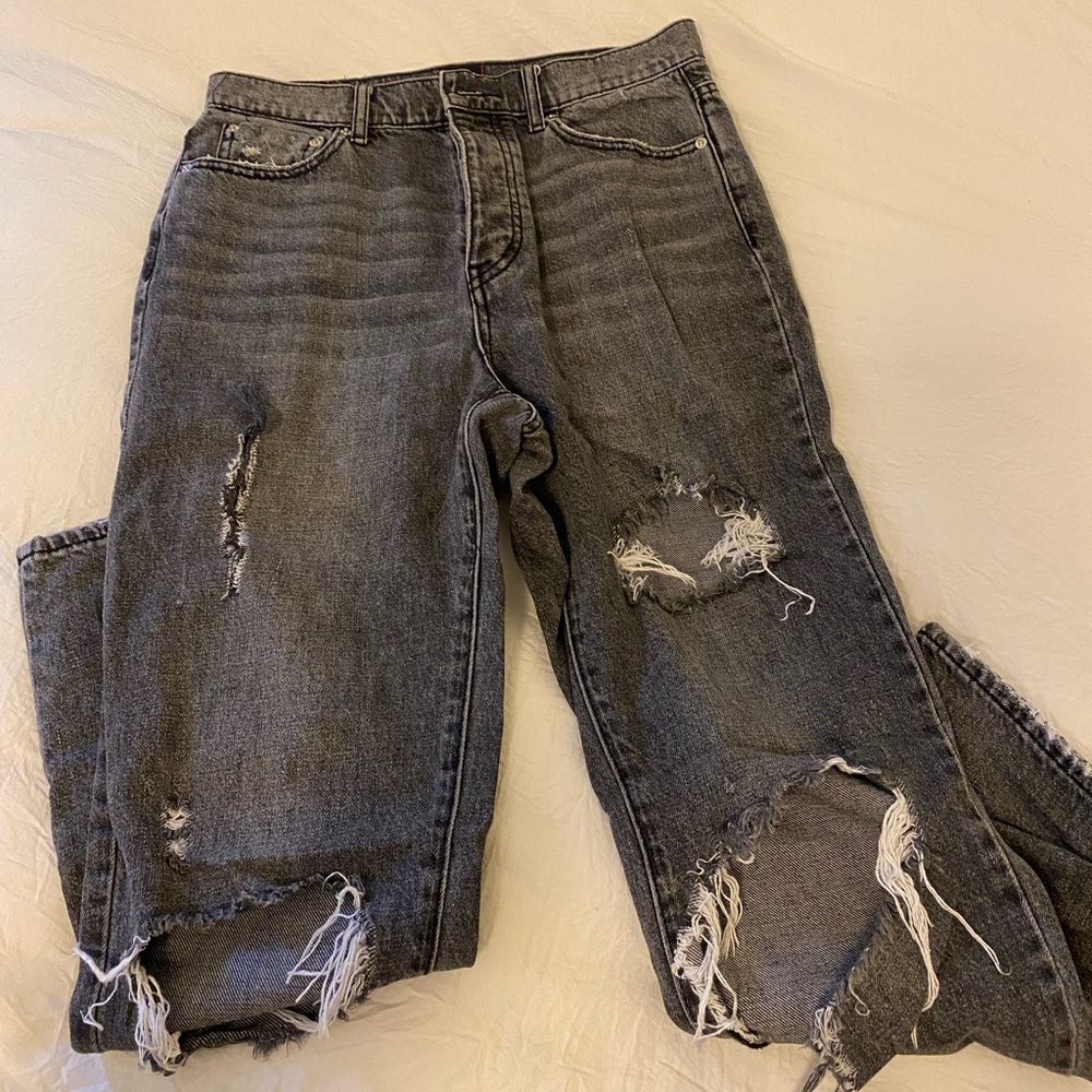 BLACK URBAN OUTFITTER SLIM STRAIGHT JEANS
